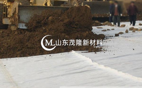 《齐齐哈尔垃圾填埋场》土工布、土工膜施工