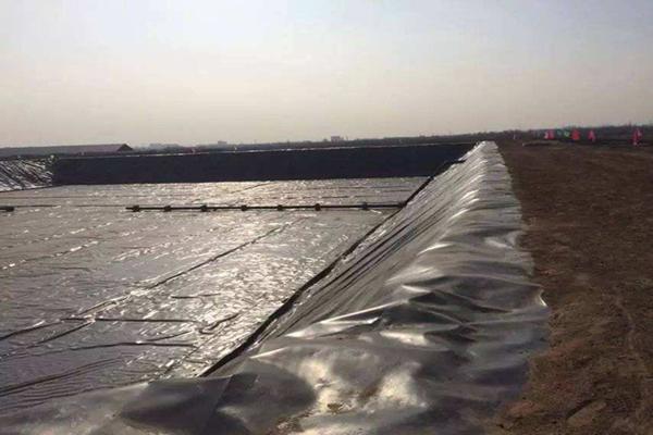 沼气池土工膜的铺设方法  第2张